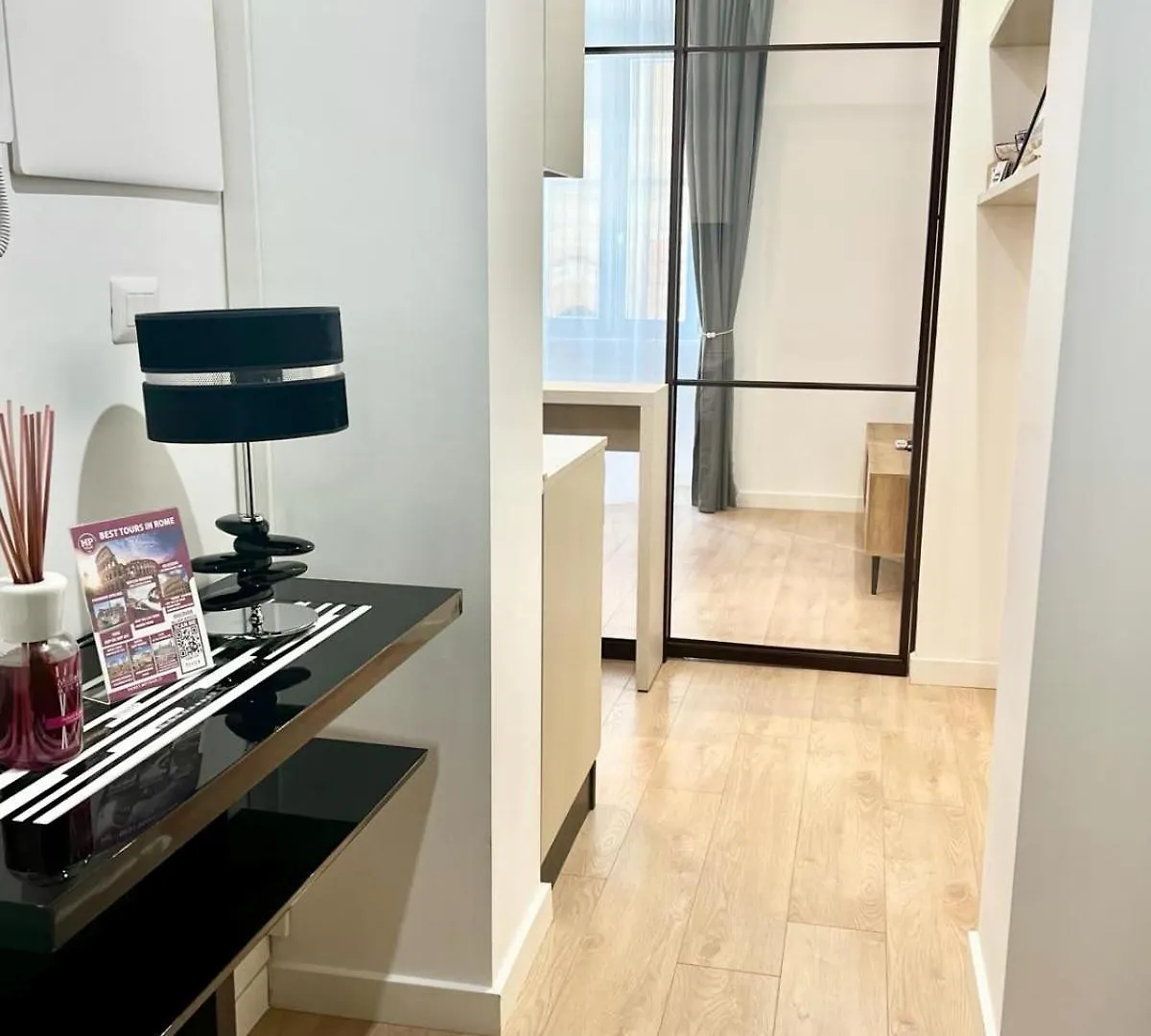 Pvr Luxury Home Rome 0*,